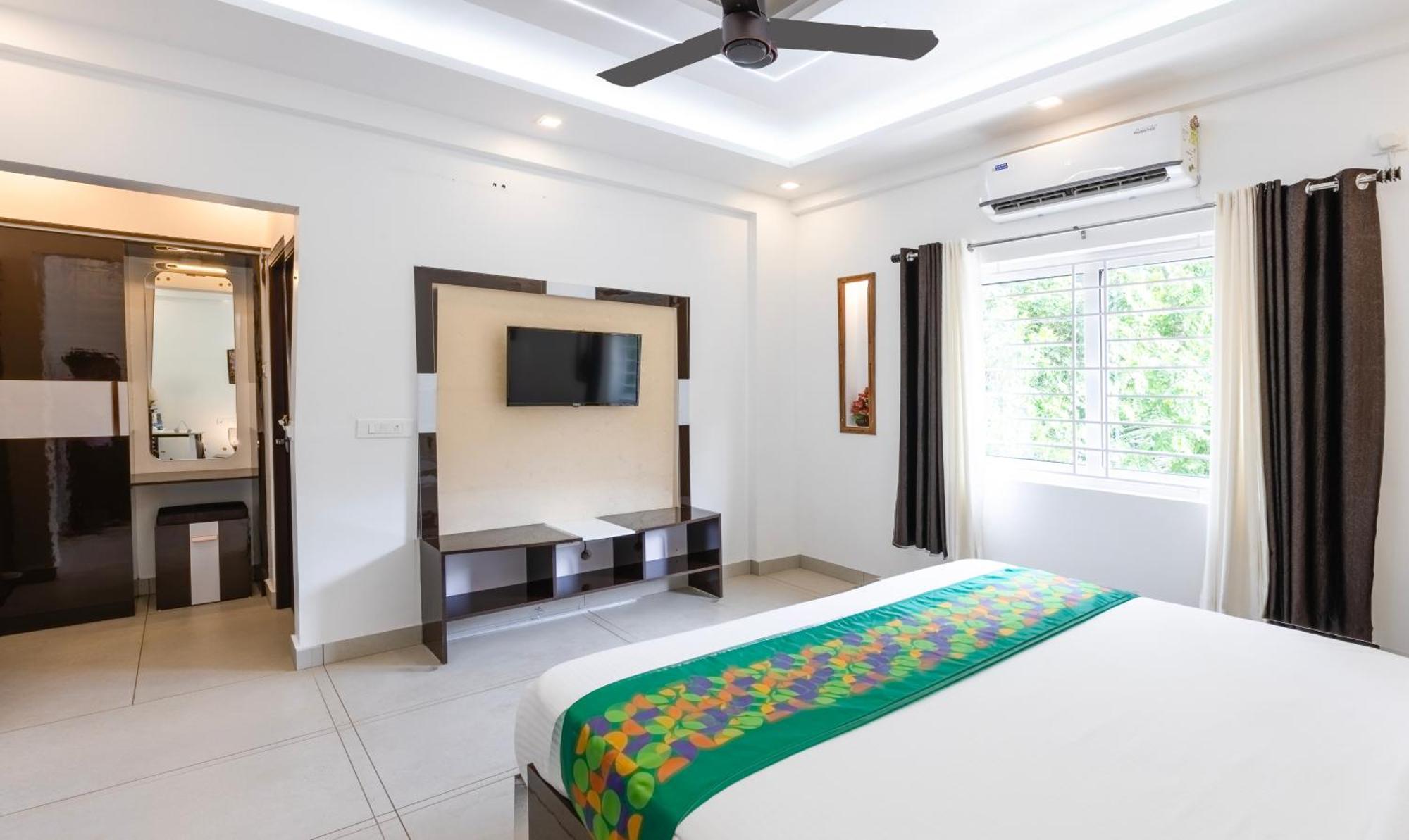 Treebo Premium Cochin Airport, 5 Min From Cochin Airport Hotel Kochi Exterior photo