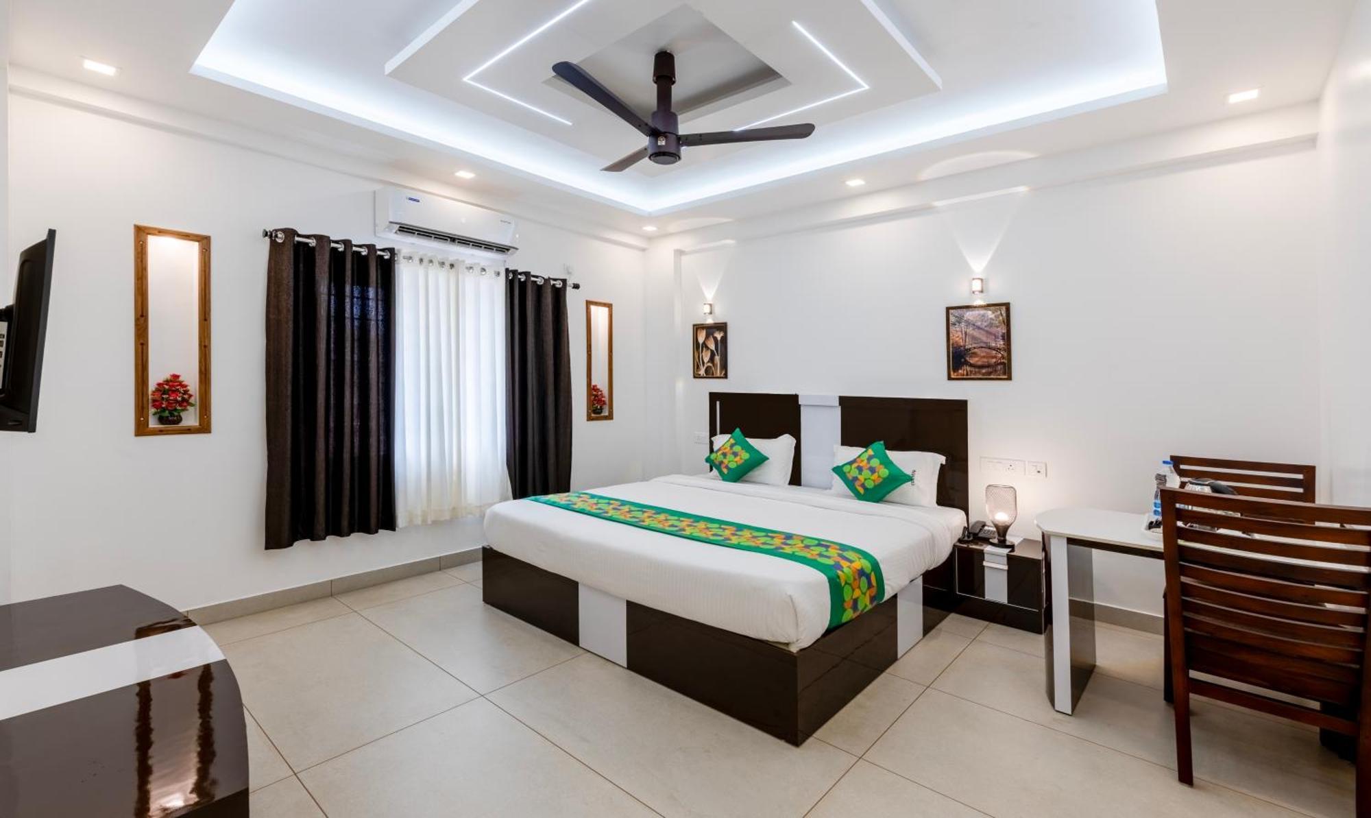 Treebo Premium Cochin Airport, 5 Min From Cochin Airport Hotel Kochi Exterior photo