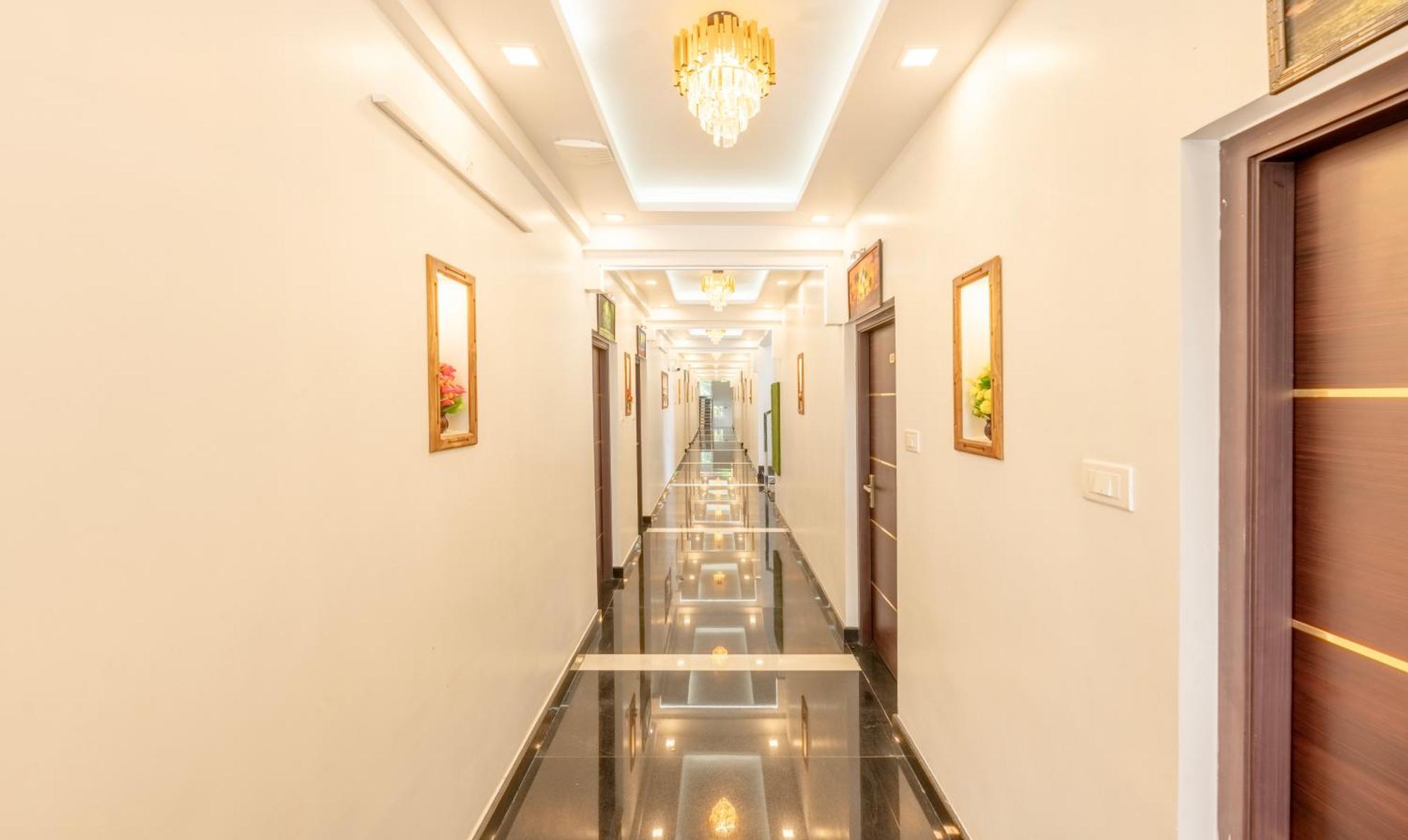 Treebo Premium Cochin Airport, 5 Min From Cochin Airport Hotel Kochi Exterior photo